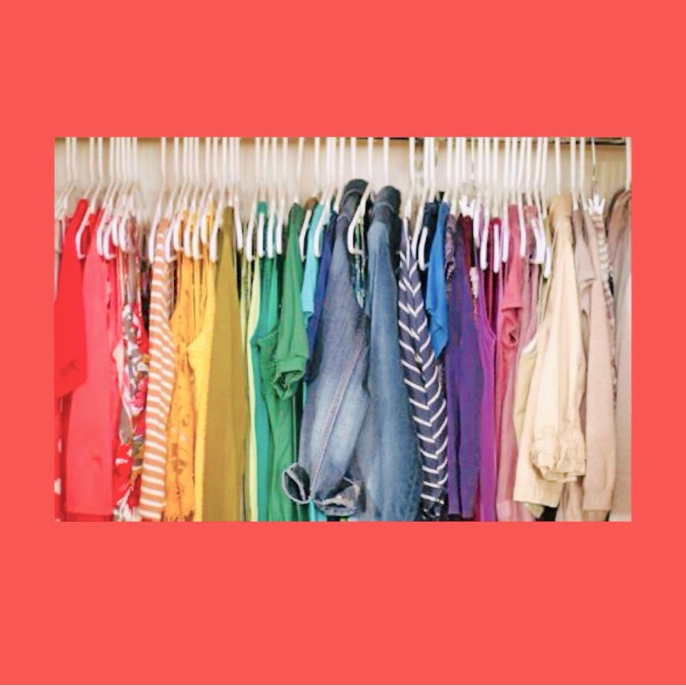 @amysposhcorner is live!! Let’s go girls! NWT, NWOT, EUC! Come hang out! :)